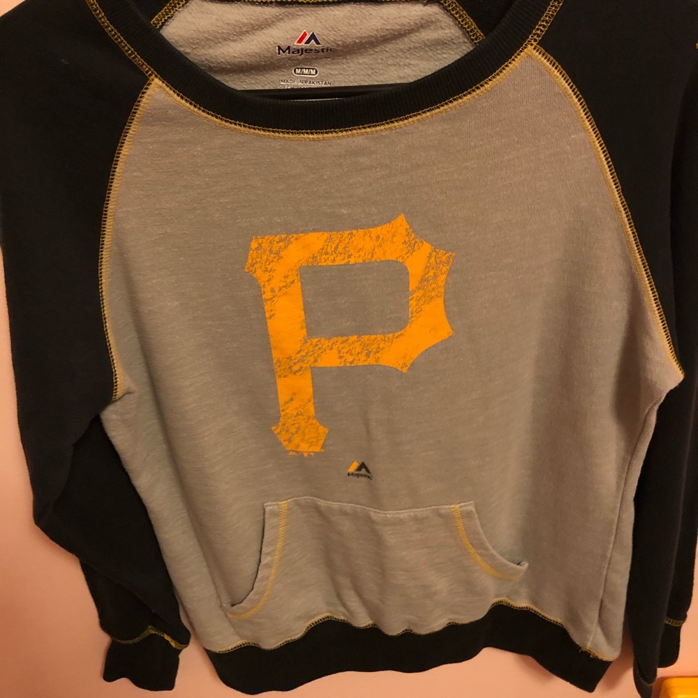 Pirates sweatshirt size m